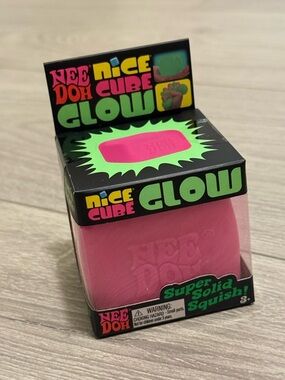 Needoh Nice Cube GLOW (Pink)